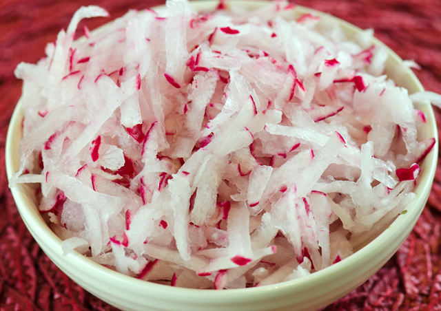 Grated radishes remind me of chopped candy canes!